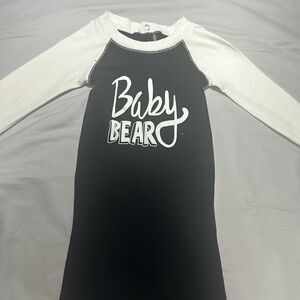 NWOT Black and White Baby Bear Fitted Onesie/sleeper/romler